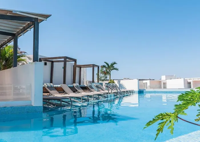 Beautiful And Centric 1br Ph Private Pool Holiday home