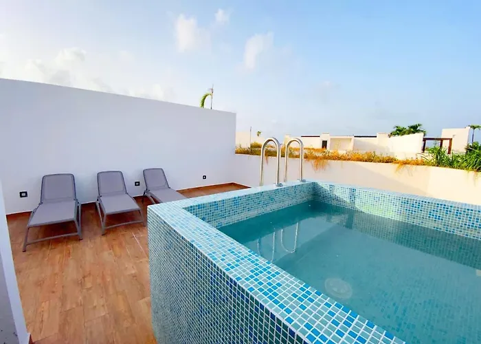 Beautiful And Centric 1br Ph Private Pool Holiday home